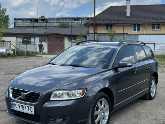 Сірий Вольво V50, об'ємом двигуна 2 л та пробігом 301 тис. км за 7250 $, фото 1 на Automoto.ua