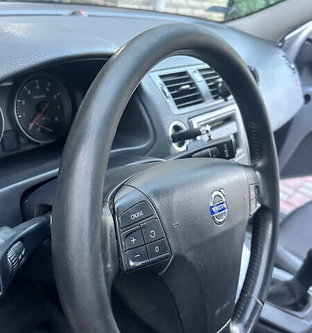 Сірий Вольво V50, об'ємом двигуна 1.8 л та пробігом 240 тис. км за 6800 $, фото 1 на Automoto.ua