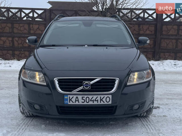 Сірий Вольво V50, об'ємом двигуна 1.56 л та пробігом 216 тис. км за 7300 $, фото 1 на Automoto.ua