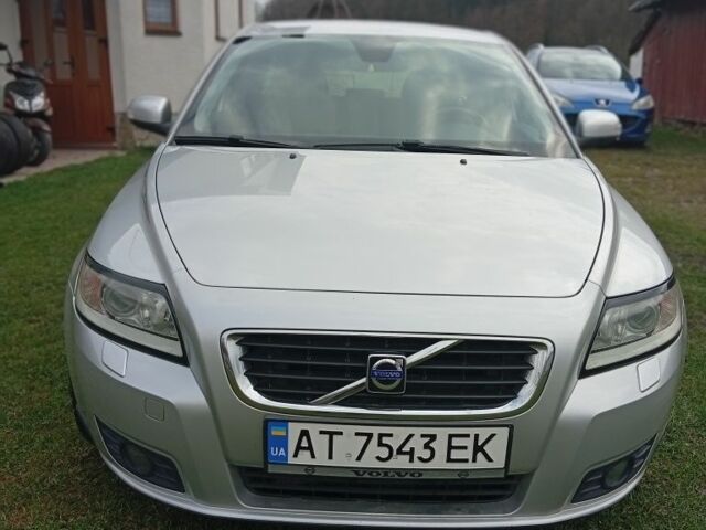Серый Вольво В50, объемом двигателя 1.6 л и пробегом 217 тыс. км за 5999 $, фото 1 на Automoto.ua