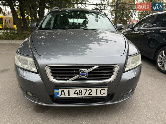 Серый Вольво В50, объемом двигателя 1.56 л и пробегом 283 тыс. км за 6700 $, фото 1 на Automoto.ua