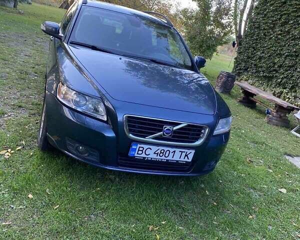 Серый Вольво В50, объемом двигателя 1.56 л и пробегом 156 тыс. км за 6500 $, фото 1 на Automoto.ua