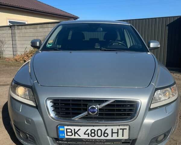 Сірий Вольво V50, об'ємом двигуна 2.4 л та пробігом 280 тис. км за 6750 $, фото 1 на Automoto.ua