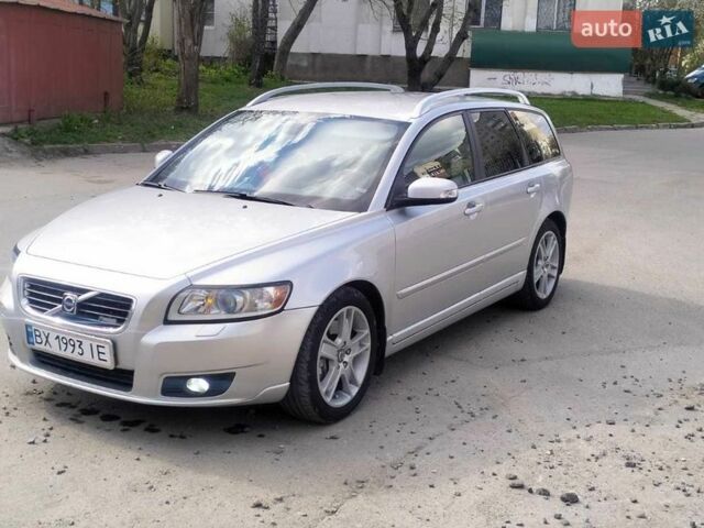 Сірий Вольво V50, об'ємом двигуна 2.4 л та пробігом 293 тис. км за 7900 $, фото 1 на Automoto.ua
