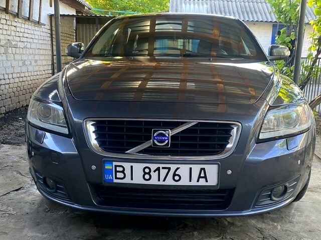 Серый Вольво В50, объемом двигателя 1.6 л и пробегом 271 тыс. км за 6999 $, фото 1 на Automoto.ua