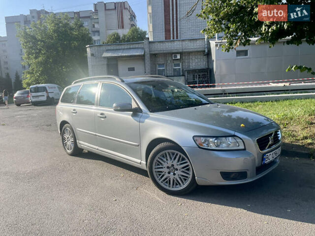 Сірий Вольво V50, об'ємом двигуна 2 л та пробігом 320 тис. км за 6500 $, фото 1 на Automoto.ua