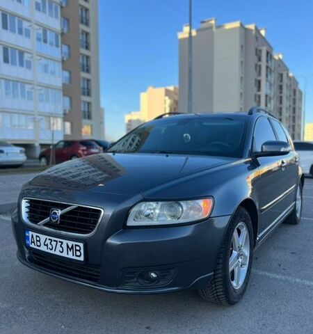 Сірий Вольво V50, об'ємом двигуна 2 л та пробігом 255 тис. км за 8000 $, фото 1 на Automoto.ua