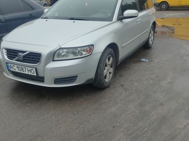 Серый Вольво В50, объемом двигателя 1.6 л и пробегом 280 тыс. км за 8000 $, фото 1 на Automoto.ua