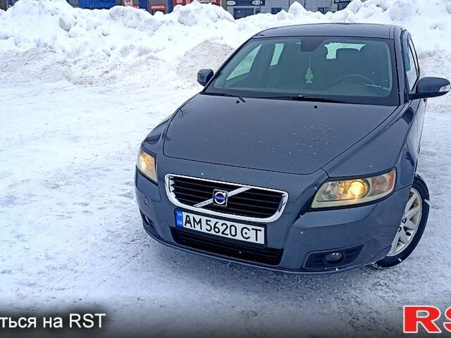 Сірий Вольво V50, об'ємом двигуна 2 л та пробігом 322 тис. км за 6300 $, фото 1 на Automoto.ua