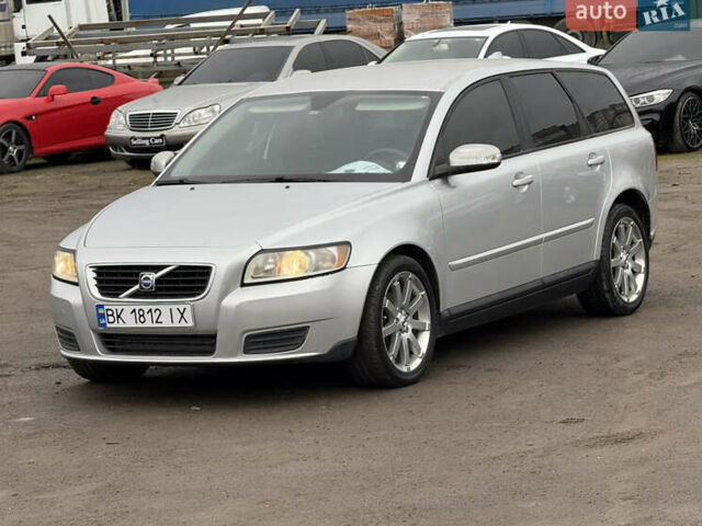 Сірий Вольво V50, об'ємом двигуна 1.6 л та пробігом 230 тис. км за 5999 $, фото 1 на Automoto.ua