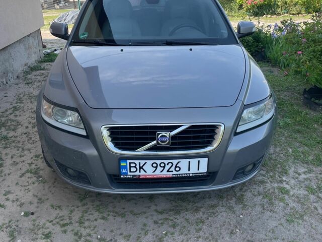 Серый Вольво В50, объемом двигателя 2 л и пробегом 507 тыс. км за 6600 $, фото 1 на Automoto.ua