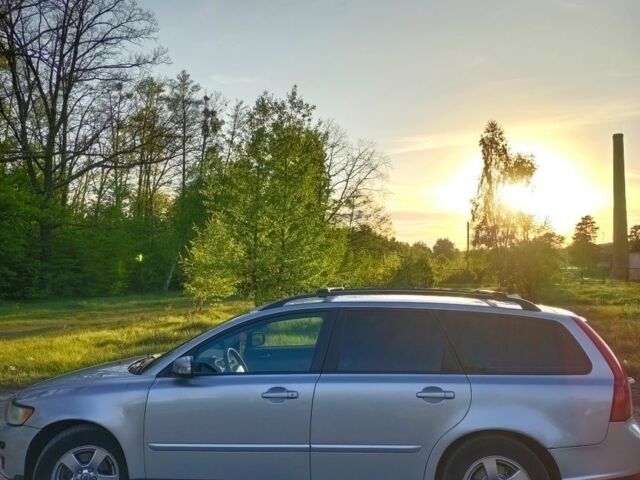 Сірий Вольво V50, об'ємом двигуна 0 л та пробігом 340 тис. км за 6000 $, фото 1 на Automoto.ua