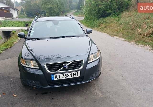 Сірий Вольво V50, об'ємом двигуна 1.56 л та пробігом 215 тис. км за 5800 $, фото 1 на Automoto.ua