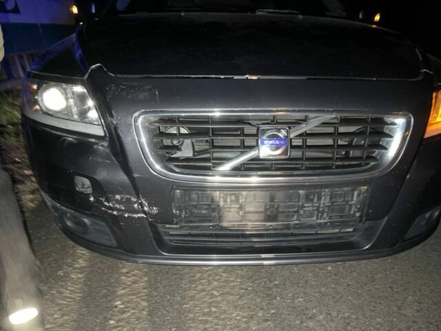 Сірий Вольво V50, об'ємом двигуна 1.6 л та пробігом 312 тис. км за 3099 $, фото 1 на Automoto.ua