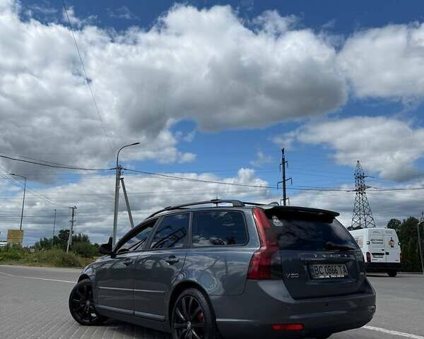 Сірий Вольво V50, об'ємом двигуна 2 л та пробігом 339 тис. км за 7500 $, фото 1 на Automoto.ua
