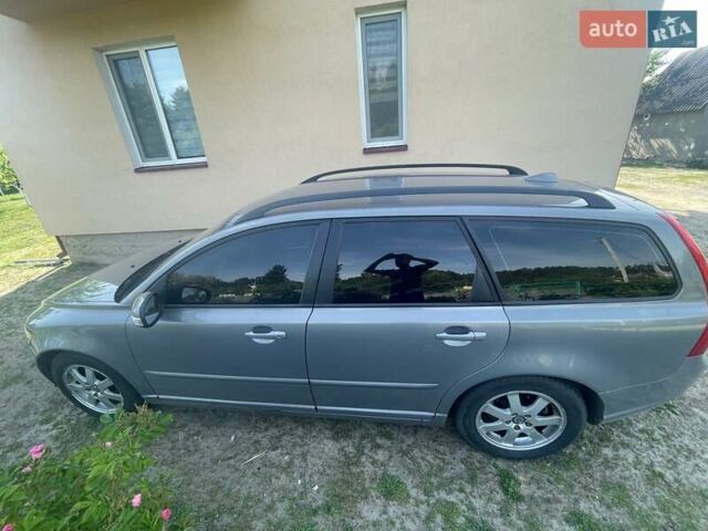 Сірий Вольво V50, об'ємом двигуна 2 л та пробігом 507 тис. км за 6600 $, фото 1 на Automoto.ua