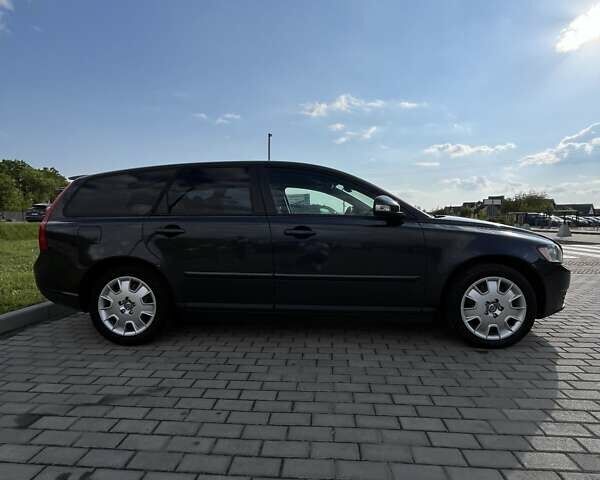 Сірий Вольво V50, об'ємом двигуна 1.6 л та пробігом 260 тис. км за 6900 $, фото 1 на Automoto.ua