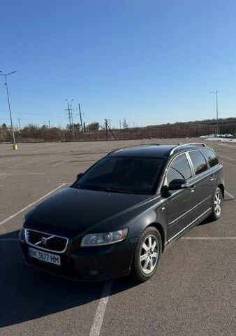 Сірий Вольво V50, об'ємом двигуна 1.6 л та пробігом 277 тис. км за 5900 $, фото 1 на Automoto.ua