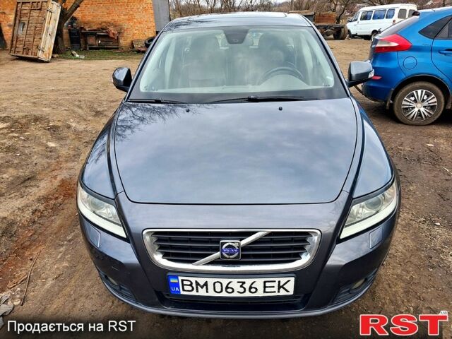 Серый Вольво В50, объемом двигателя 1.6 л и пробегом 270 тыс. км за 7000 $, фото 1 на Automoto.ua