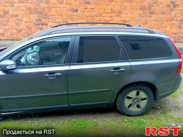 Сірий Вольво V50, об'ємом двигуна 1.6 л та пробігом 195 тис. км за 3200 $, фото 1 на Automoto.ua