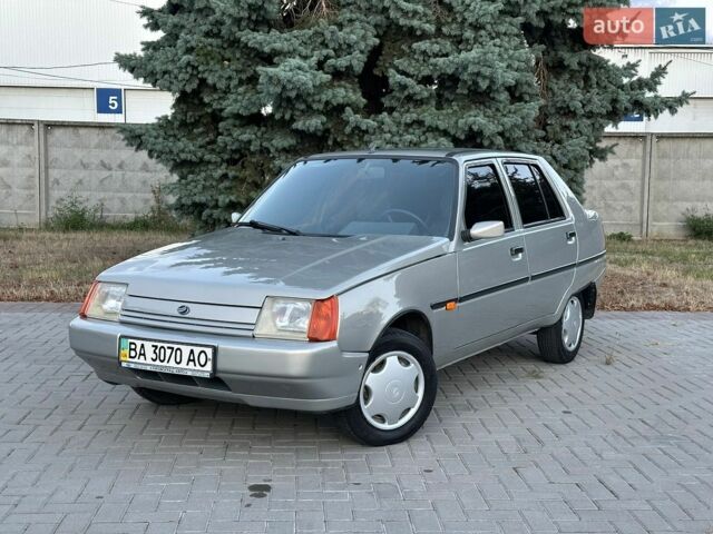 Серый Вольво В50, объемом двигателя 1.6 л и пробегом 298 тыс. км за 5500 $, фото 1 на Automoto.ua