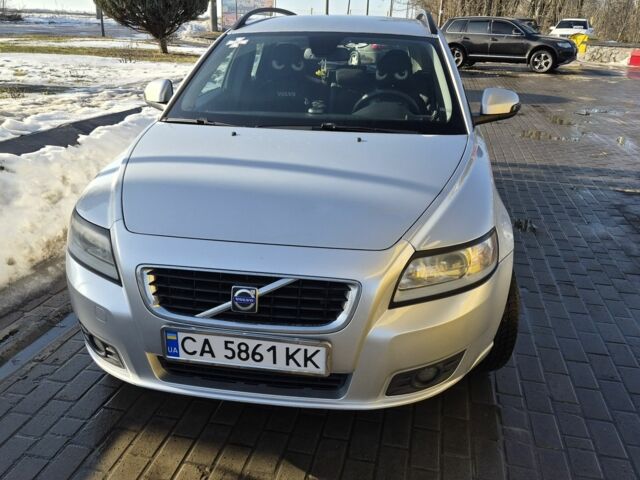Сірий Вольво V50, об'ємом двигуна 1.6 л та пробігом 266 тис. км за 7000 $, фото 1 на Automoto.ua