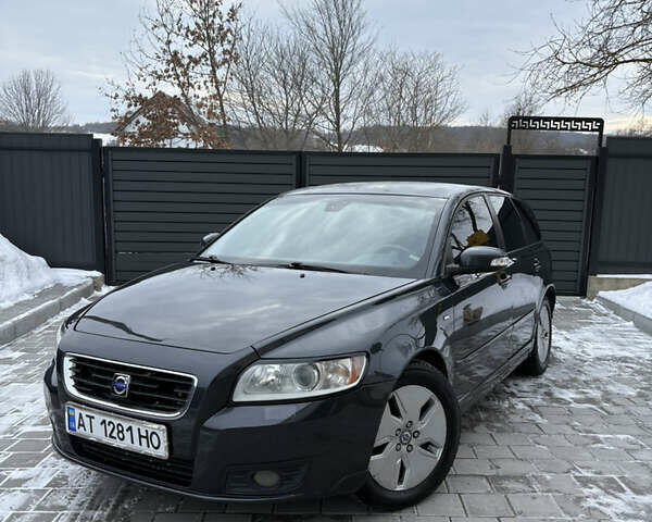 Сірий Вольво V50, об'ємом двигуна 1.56 л та пробігом 254 тис. км за 5650 $, фото 1 на Automoto.ua