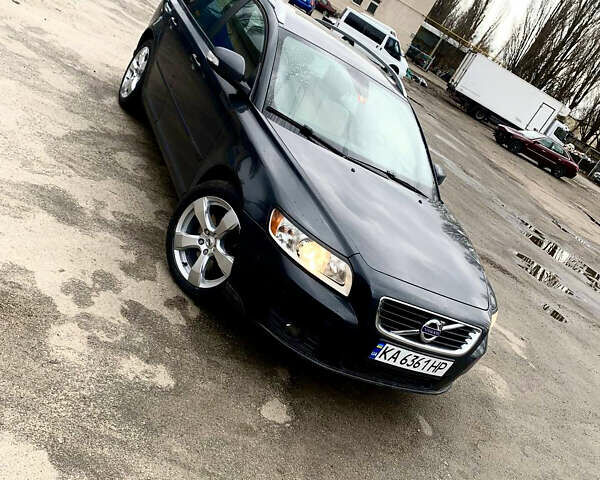 Сірий Вольво V50, об'ємом двигуна 2 л та пробігом 270 тис. км за 8200 $, фото 1 на Automoto.ua