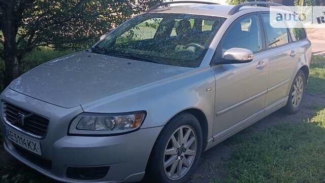 Сірий Вольво V50, об'ємом двигуна 1.6 л та пробігом 213 тис. км за 6500 $, фото 1 на Automoto.ua