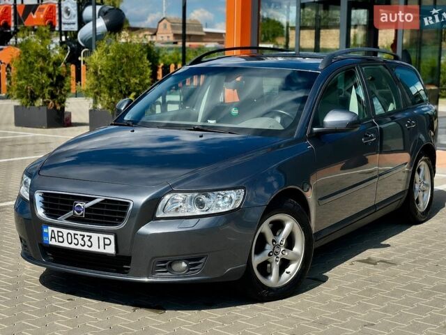 Сірий Вольво V50, об'ємом двигуна 2 л та пробігом 286 тис. км за 7999 $, фото 1 на Automoto.ua