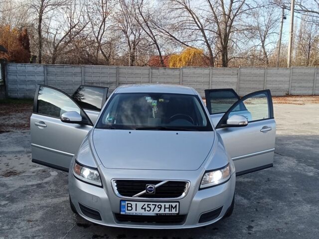 Сірий Вольво V50, об'ємом двигуна 1.6 л та пробігом 270 тис. км за 7300 $, фото 1 на Automoto.ua