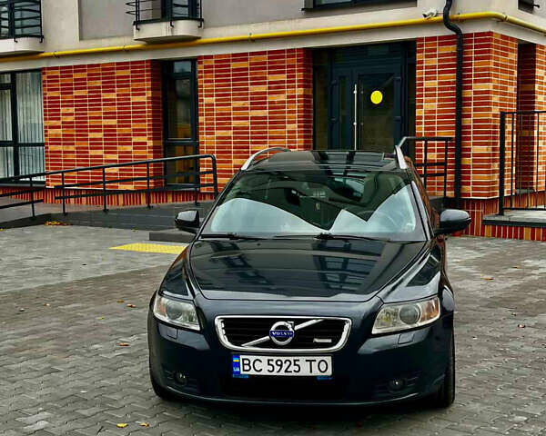 Сірий Вольво V50, об'ємом двигуна 1.6 л та пробігом 261 тис. км за 6350 $, фото 1 на Automoto.ua