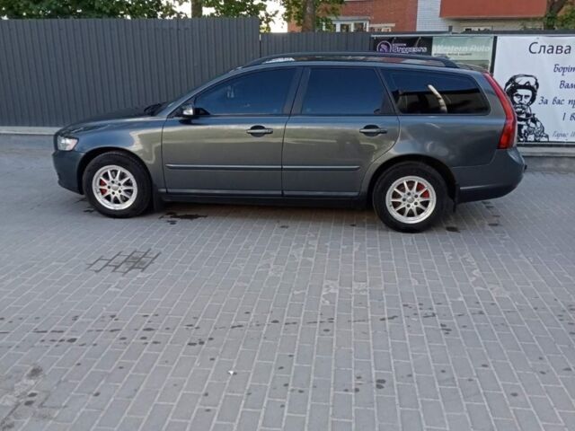 Сірий Вольво V50, об'ємом двигуна 1.56 л та пробігом 220 тис. км за 7300 $, фото 1 на Automoto.ua