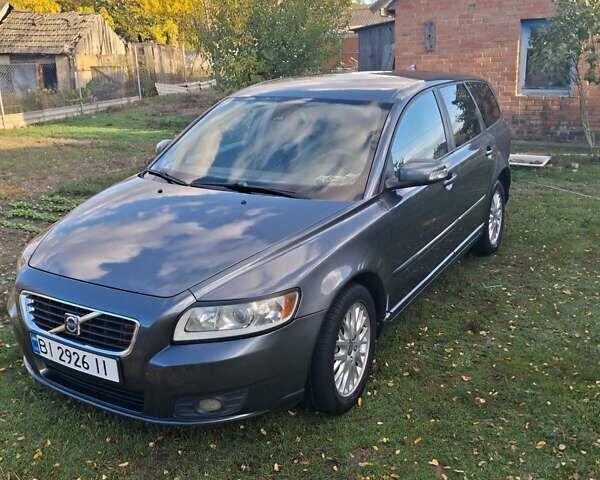 Сірий Вольво V50, об'ємом двигуна 2 л та пробігом 269 тис. км за 8000 $, фото 1 на Automoto.ua