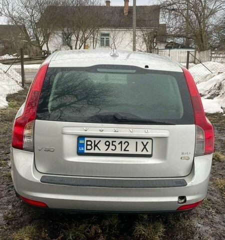 Серый Вольво В50, объемом двигателя 1.6 л и пробегом 219 тыс. км за 5450 $, фото 1 на Automoto.ua