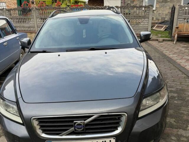 Вольво В50 2009 в Львове на Automoto.ua Серый Вольво В50, объемом двигателя 1.6 л и пробегом 240 тыс. км за 5500 $, фото 1 на Automoto.ua