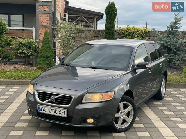 Сірий Вольво V50, об'ємом двигуна 2 л та пробігом 257 тис. км за 6499 $, фото 1 на Automoto.ua