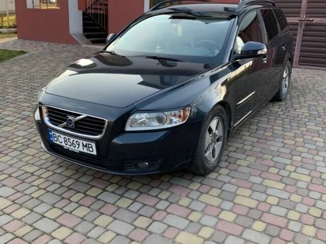 Сірий Вольво V50, об'ємом двигуна 1.6 л та пробігом 245 тис. км за 7200 $, фото 1 на Automoto.ua