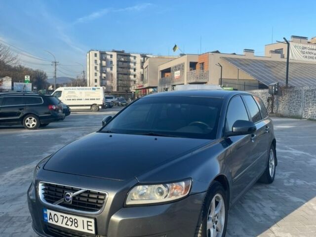 Сірий Вольво V50, об'ємом двигуна 1.6 л та пробігом 267 тис. км за 6600 $, фото 1 на Automoto.ua