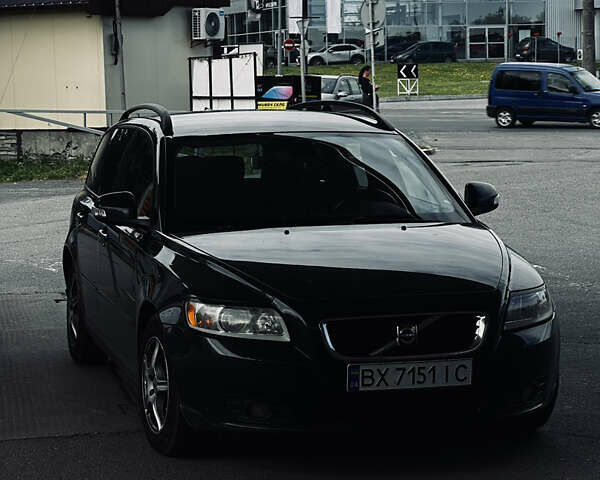 Сірий Вольво V50, об'ємом двигуна 1.6 л та пробігом 252 тис. км за 7450 $, фото 1 на Automoto.ua