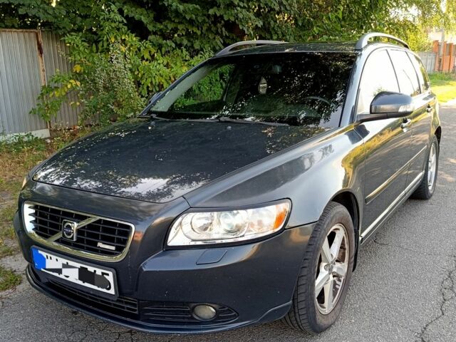 Сірий Вольво V50, об'ємом двигуна 1.6 л та пробігом 350 тис. км за 2798 $, фото 1 на Automoto.ua