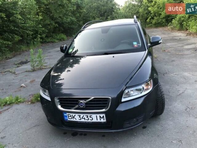Сірий Вольво V50, об'ємом двигуна 1.56 л та пробігом 280 тис. км за 6200 $, фото 1 на Automoto.ua