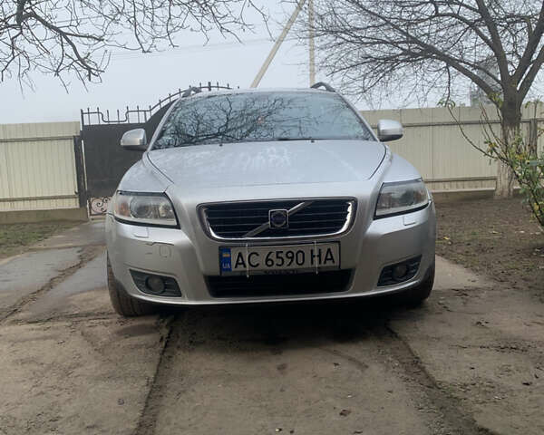 Серый Вольво В50, объемом двигателя 1.6 л и пробегом 300 тыс. км за 6200 $, фото 1 на Automoto.ua