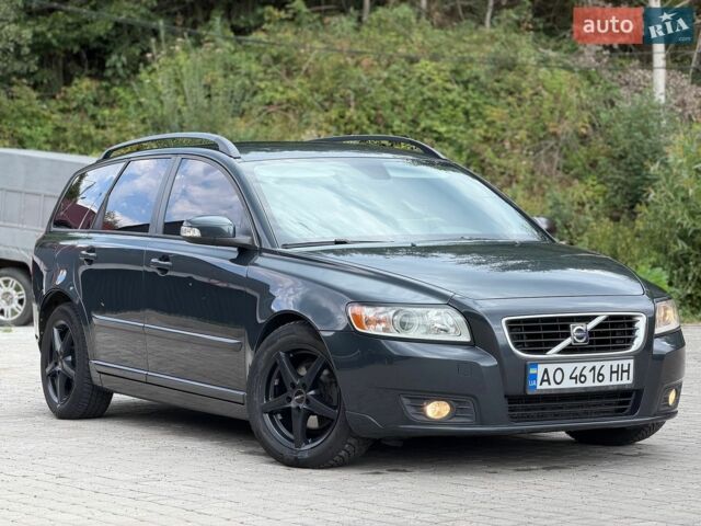 Сірий Вольво V50, об'ємом двигуна 1.6 л та пробігом 225 тис. км за 5500 $, фото 1 на Automoto.ua