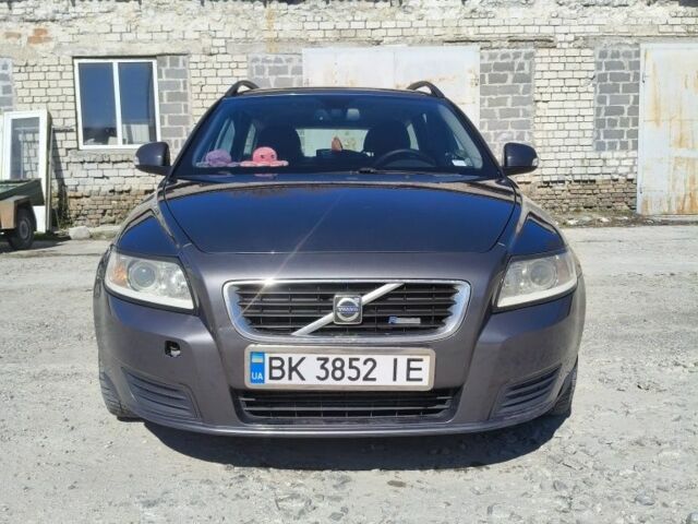 Сірий Вольво V50, об'ємом двигуна 1.6 л та пробігом 273 тис. км за 7500 $, фото 1 на Automoto.ua