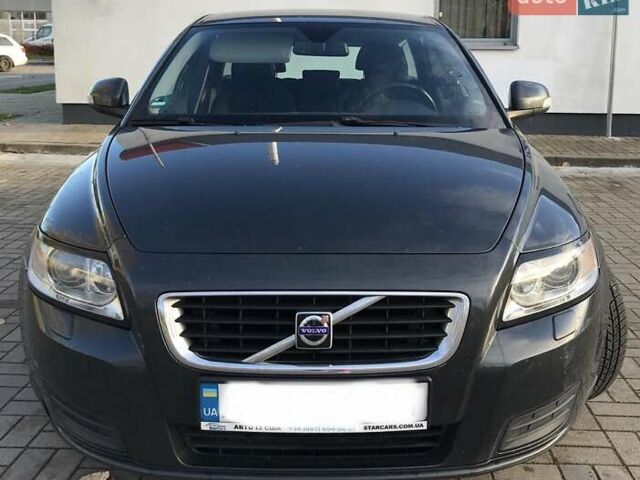 Серый Вольво В50, объемом двигателя 1.56 л и пробегом 350 тыс. км за 5950 $, фото 1 на Automoto.ua