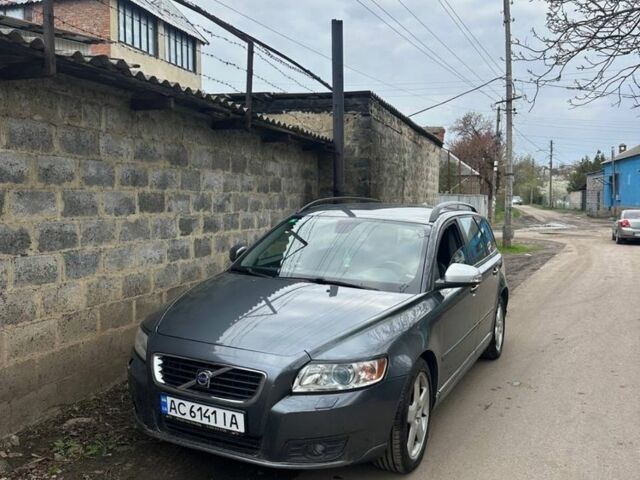 Сірий Вольво V50, об'ємом двигуна 2.4 л та пробігом 3 тис. км за 4600 $, фото 1 на Automoto.ua