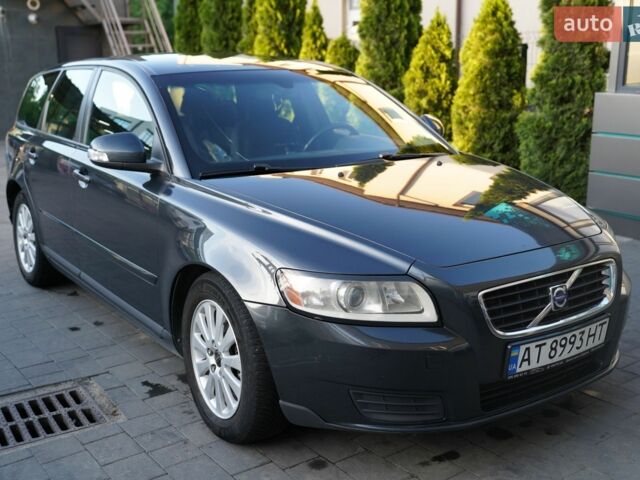 Сірий Вольво V50, об'ємом двигуна 2 л та пробігом 258 тис. км за 6700 $, фото 1 на Automoto.ua