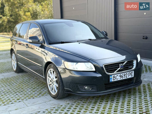 Сірий Вольво V50, об'ємом двигуна 1.6 л та пробігом 260 тис. км за 7800 $, фото 1 на Automoto.ua