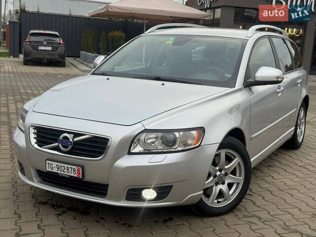 Сірий Вольво V50, об'ємом двигуна 0 л та пробігом 227 тис. км за 10300 $, фото 1 на Automoto.ua